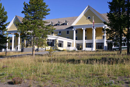 Lake Yellowstone Hotel